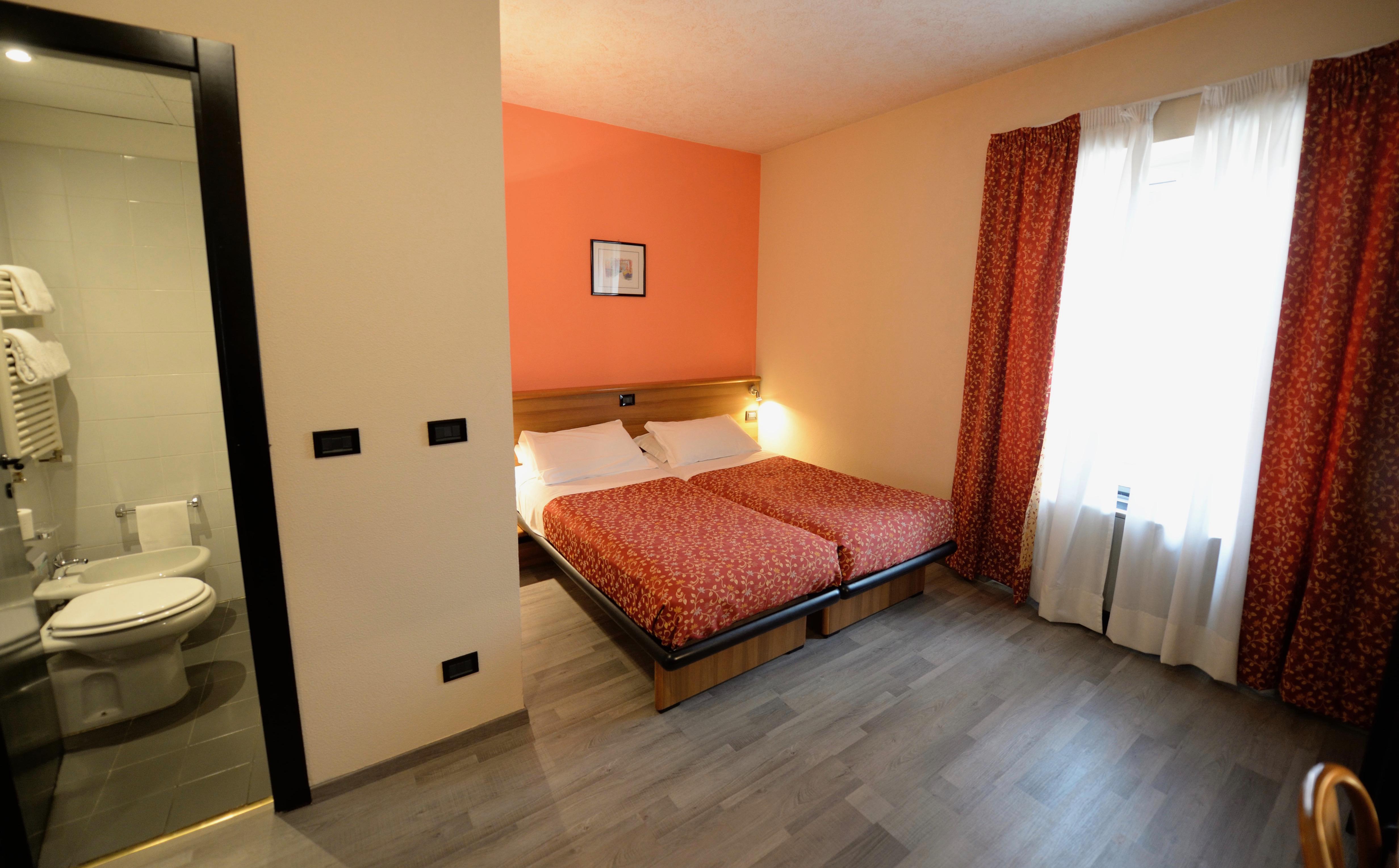 Hotel Europa Genoa Luaran gambar