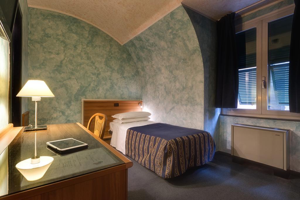 Hotel Europa Genoa Luaran gambar